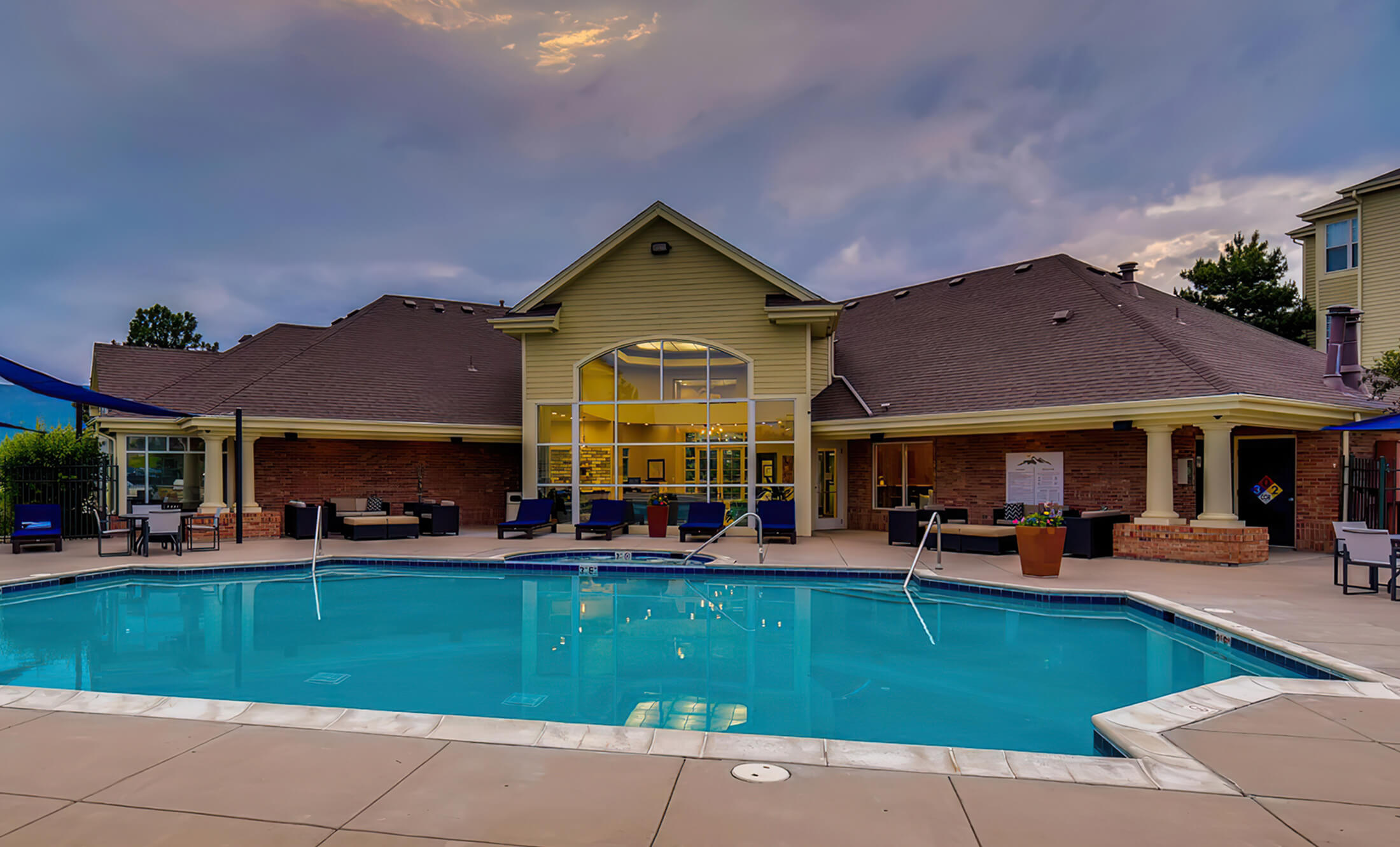 Ridgepointe At Gleneagle Apartments In Colorado Springs Co